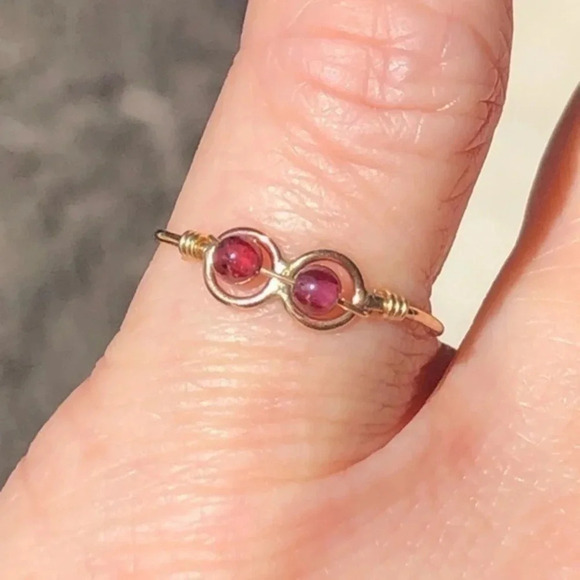 Sz 5 Fuchsia Sugilite 10k Gold Filled Ring - Picture 1 of 9